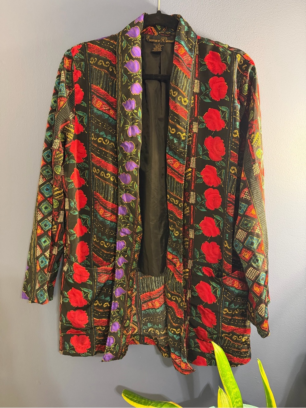 Vintage Floral Pattern Open Front Women's Jacket in Black with Red Accent Small